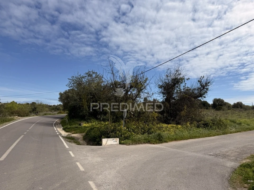 Terreno para Venda em Conceição e Estoi Foto 1