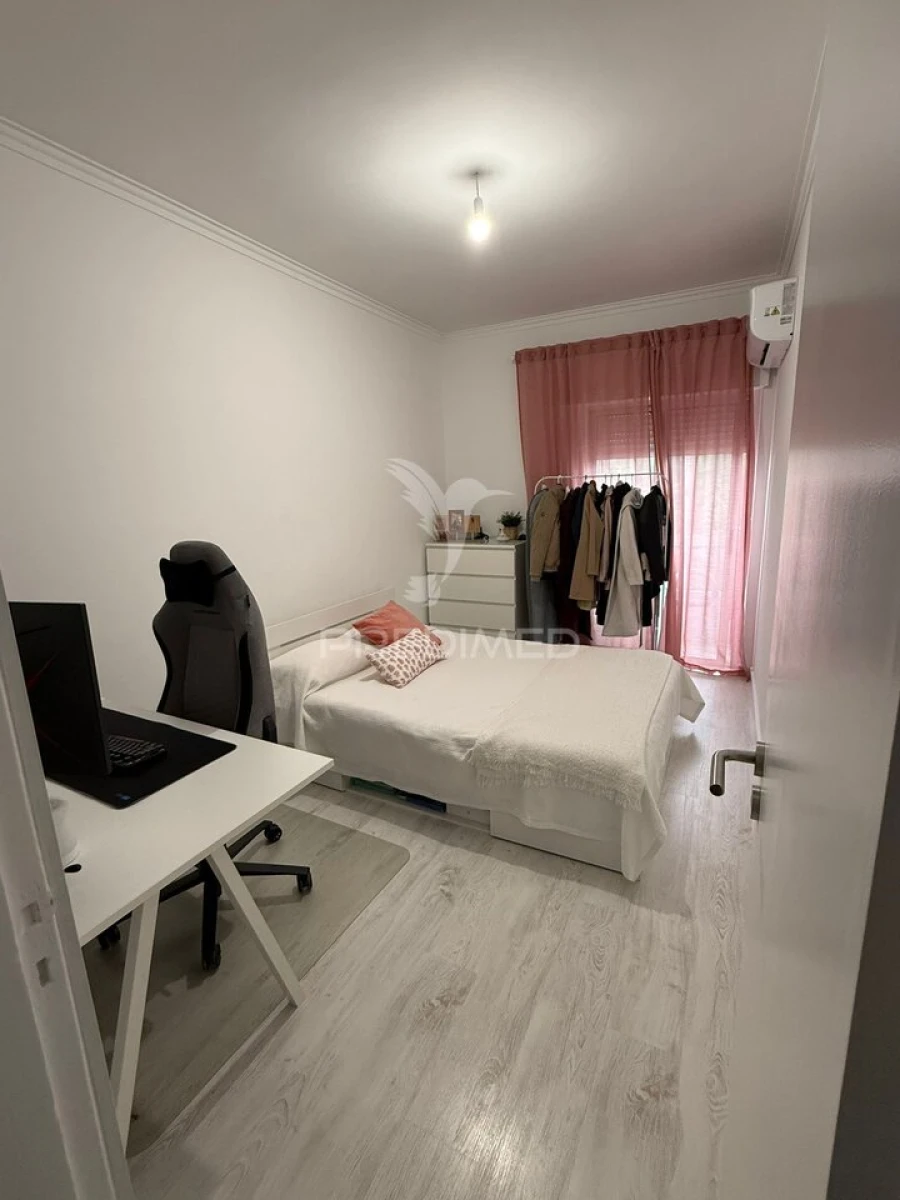 Apartamento T2 para Venda em Póvoa de Santa Iria e Forte da Casa Foto 10