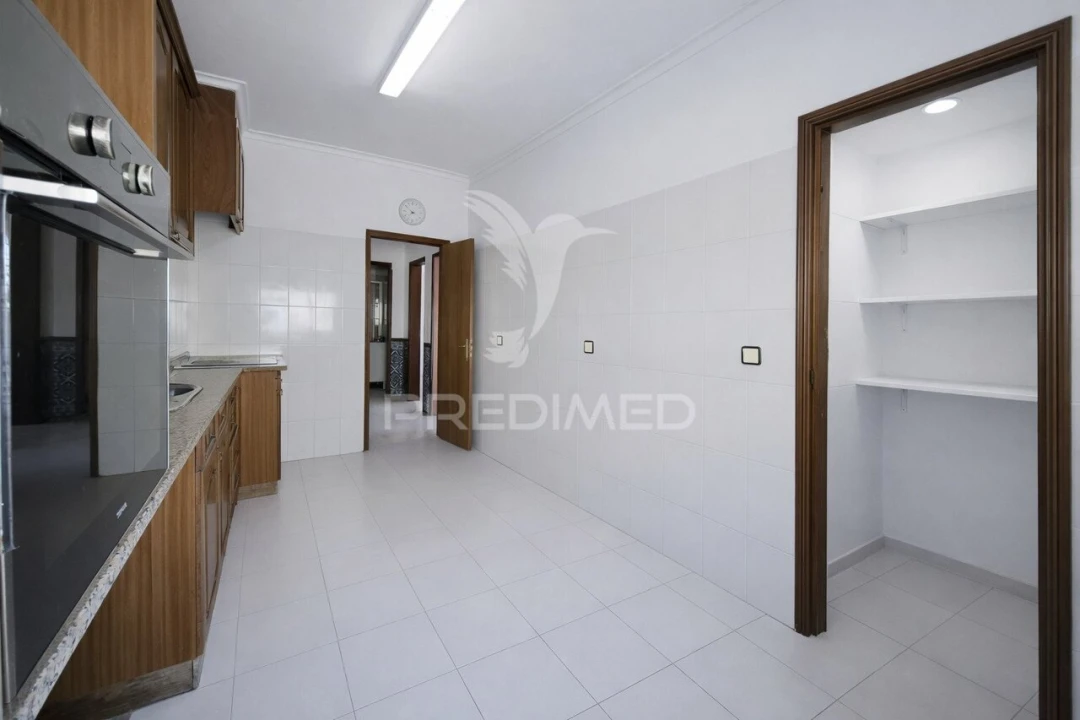 Apartamento T2 para Venda em Rio de Mouro Foto 6