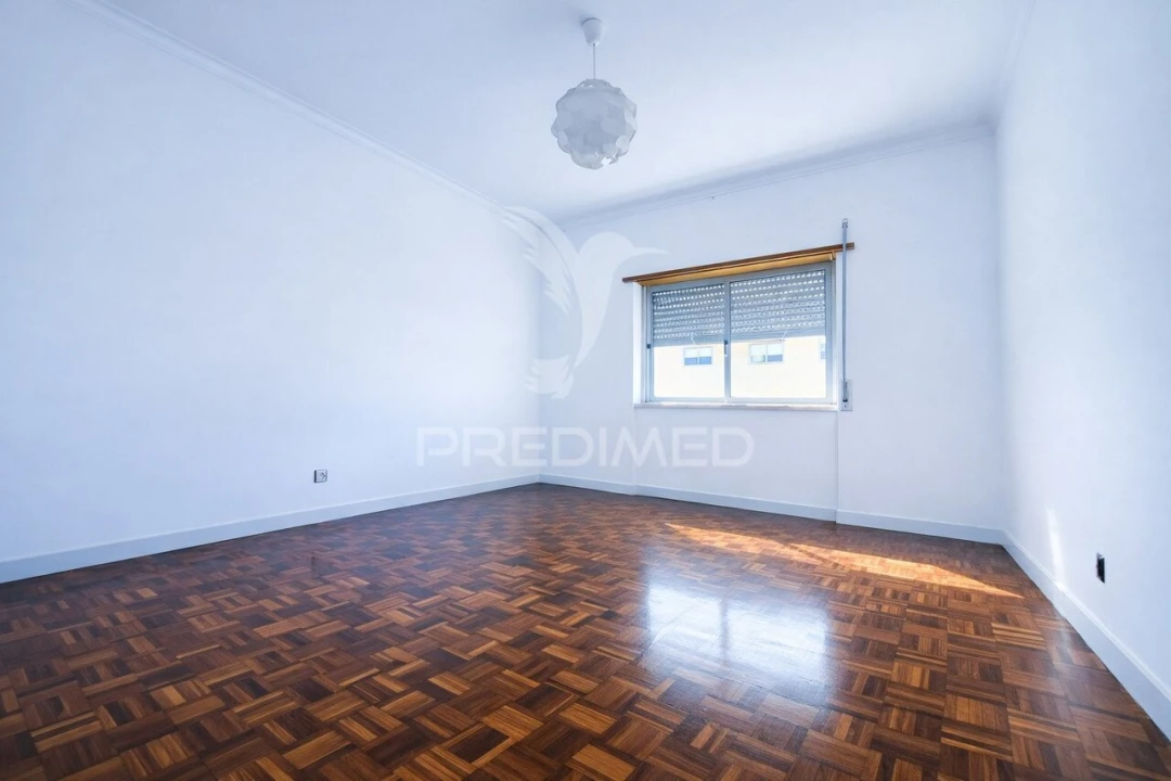 Apartamento T2 para Venda em Rio de Mouro Foto 8