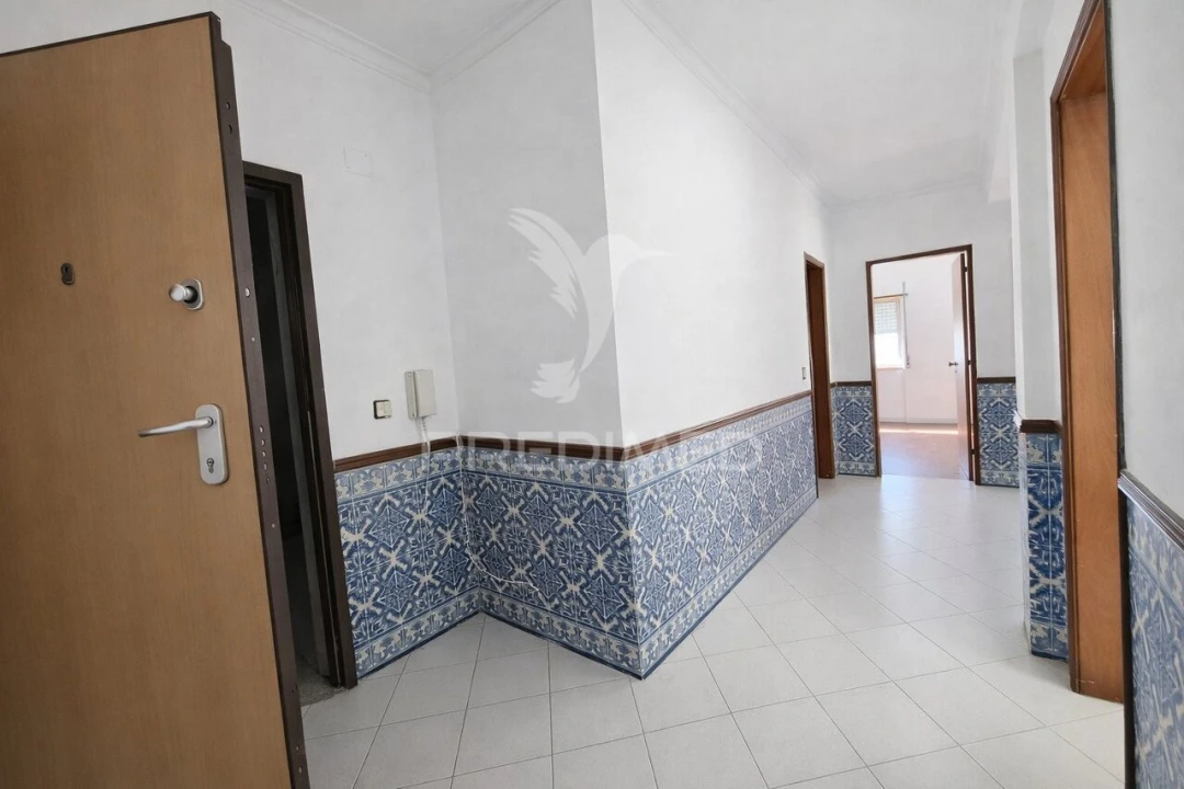 Apartamento T2 para Venda em Rio de Mouro Foto 3