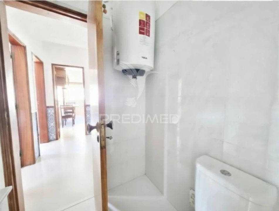 Apartamento T2 para Venda em Rio de Mouro Foto 11