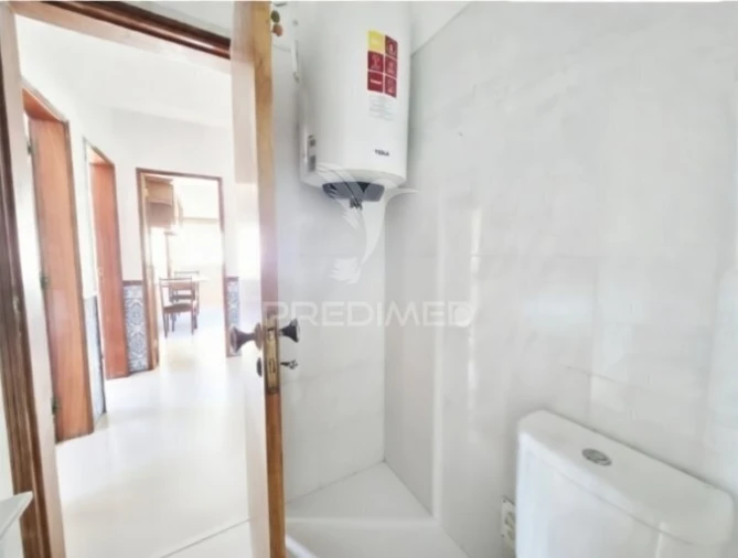Apartamento T2 para Venda em Rio de Mouro Foto 11