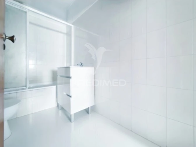 Apartamento T2 para Venda em Rio de Mouro Foto 10