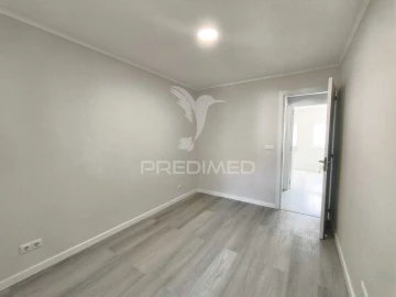Apartamento T3 para Venda em Laranjeiro e Feijó