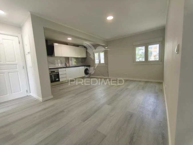 Apartamento T3 para Venda em Laranjeiro e Feijó Foto 3
