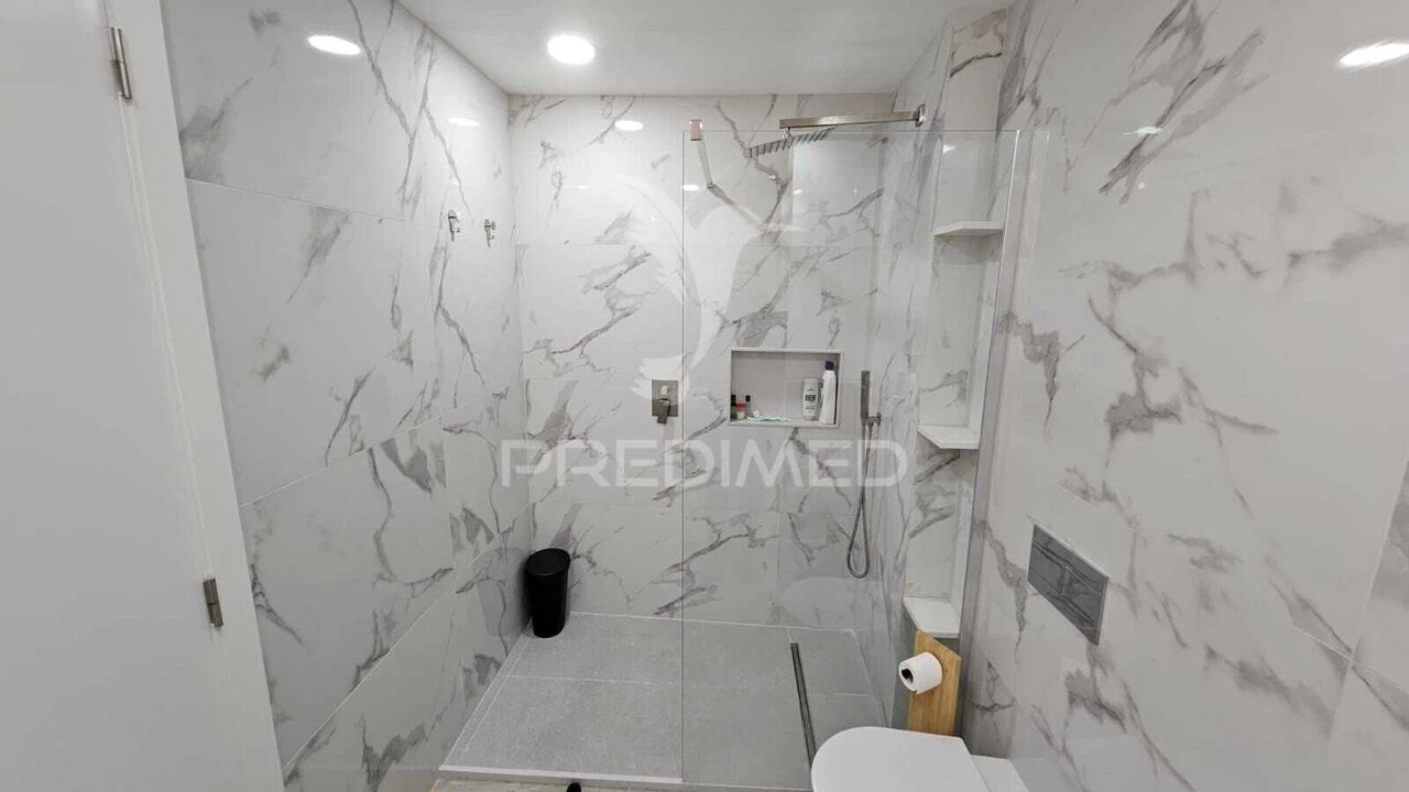 Apartamento T2 para Venda em Falagueira-Venda Nova Foto 7