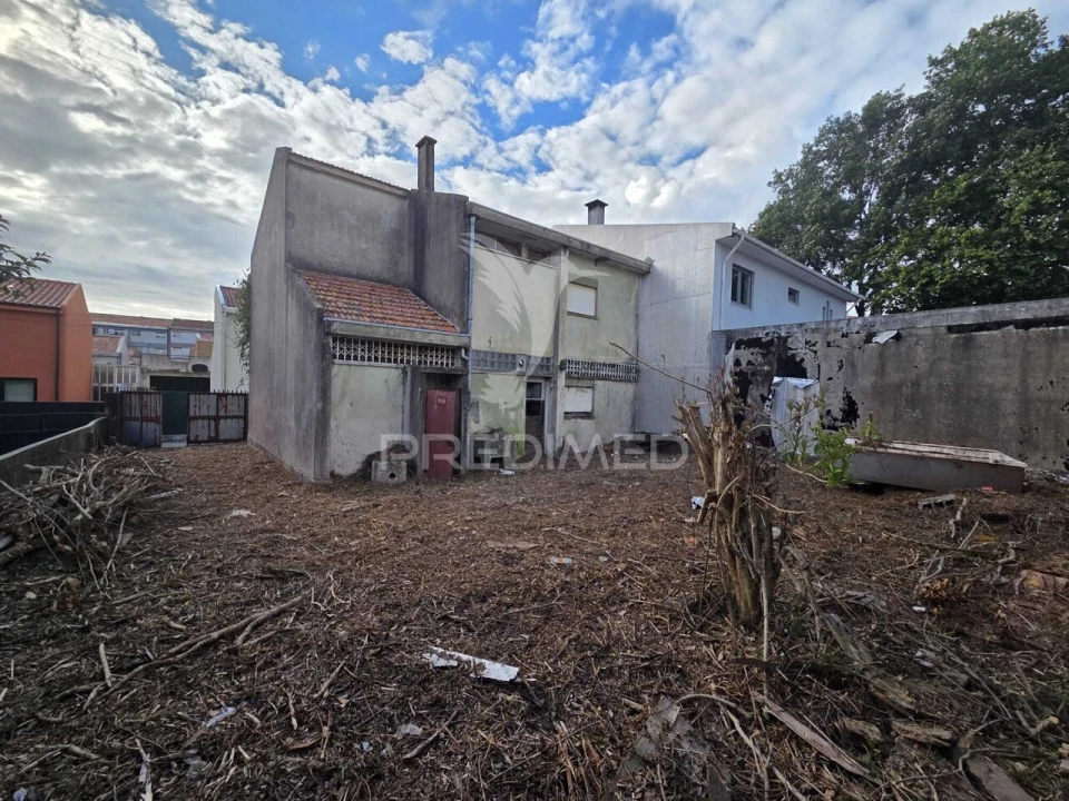 Moradia T4 para Venda em Mafamude e Vilar do Paraíso Foto 1