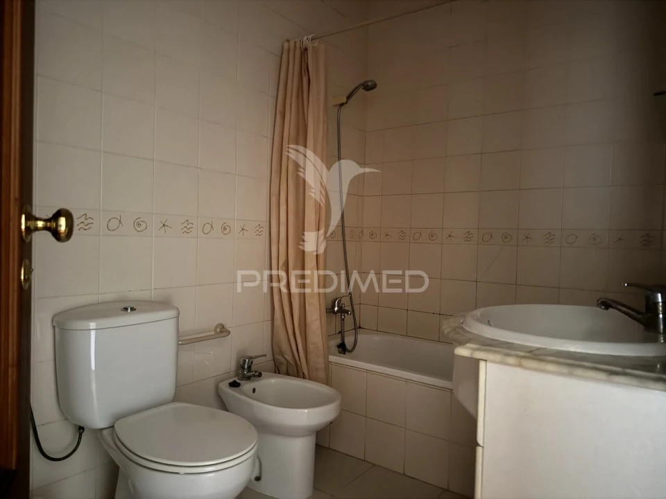 Apartamento T2 para Venda em Longueira/Almograve Foto 4