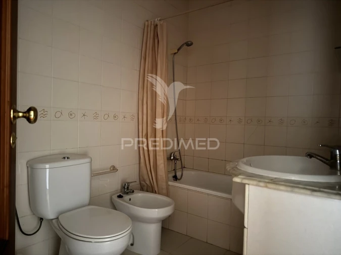 Apartamento T2 para Venda em Longueira/Almograve Foto 4