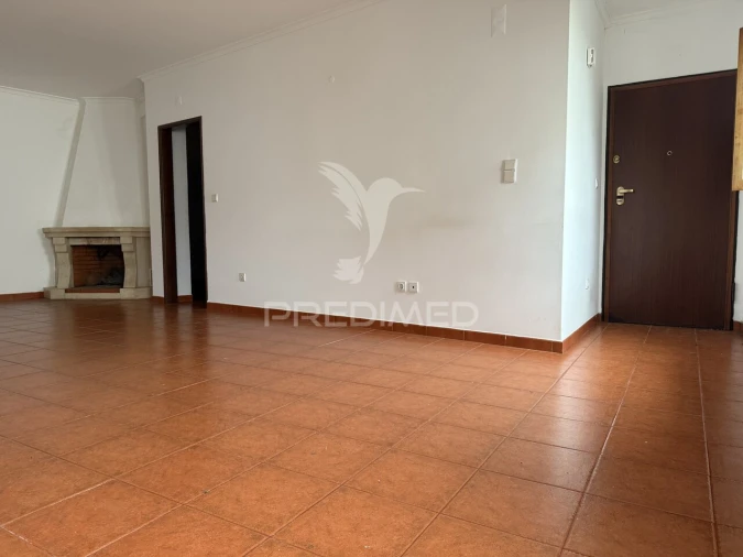 Apartamento T2 para Venda em Longueira/Almograve Foto 2