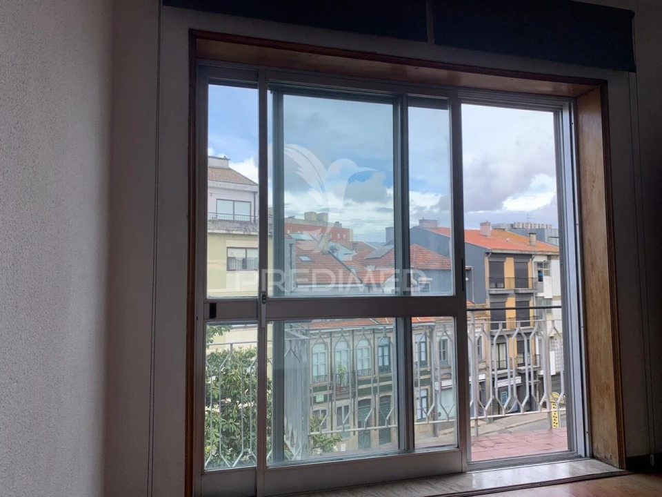 Apartamento T1 para Venda em Paranhos Foto 8