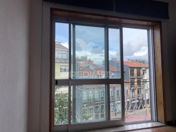 Apartamento T1 para Venda em Paranhos