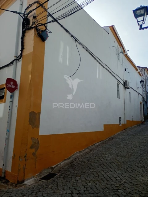 Moradia T8 para Venda em Sé e São Lourenço