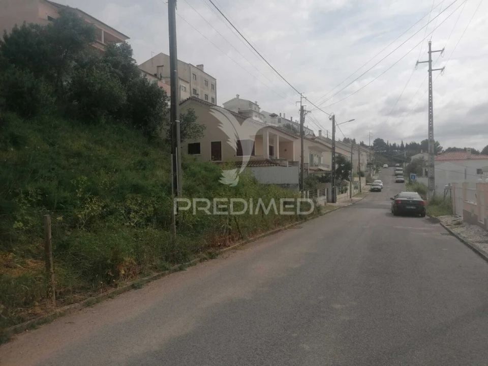 Terreno para Venda em Alverca do Ribatejo e Sobralinho Foto 1
