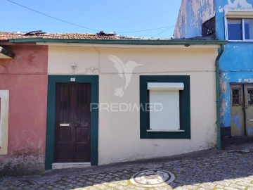 Moradia T1 para Venda em Oliveira do Douro
