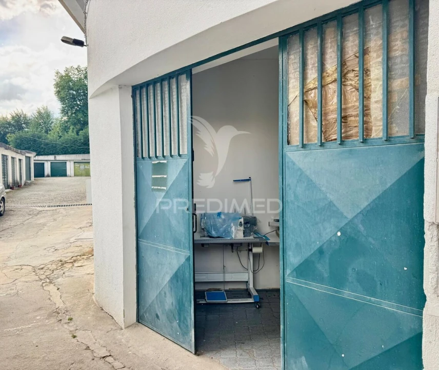 Armazém para Venda em Caldelas Foto 4