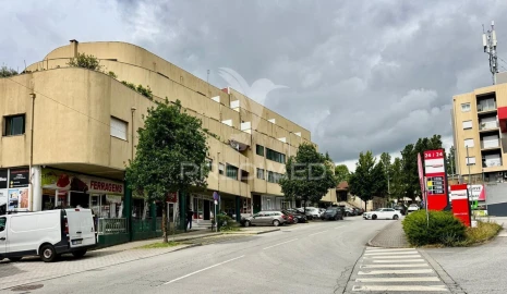 Armazém para Venda em Caldelas