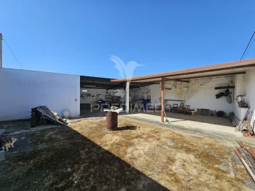 Garagem para Venda em Castro Verde e Casével