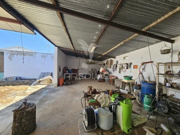 Garagem para Venda em Castro Verde e Casével
