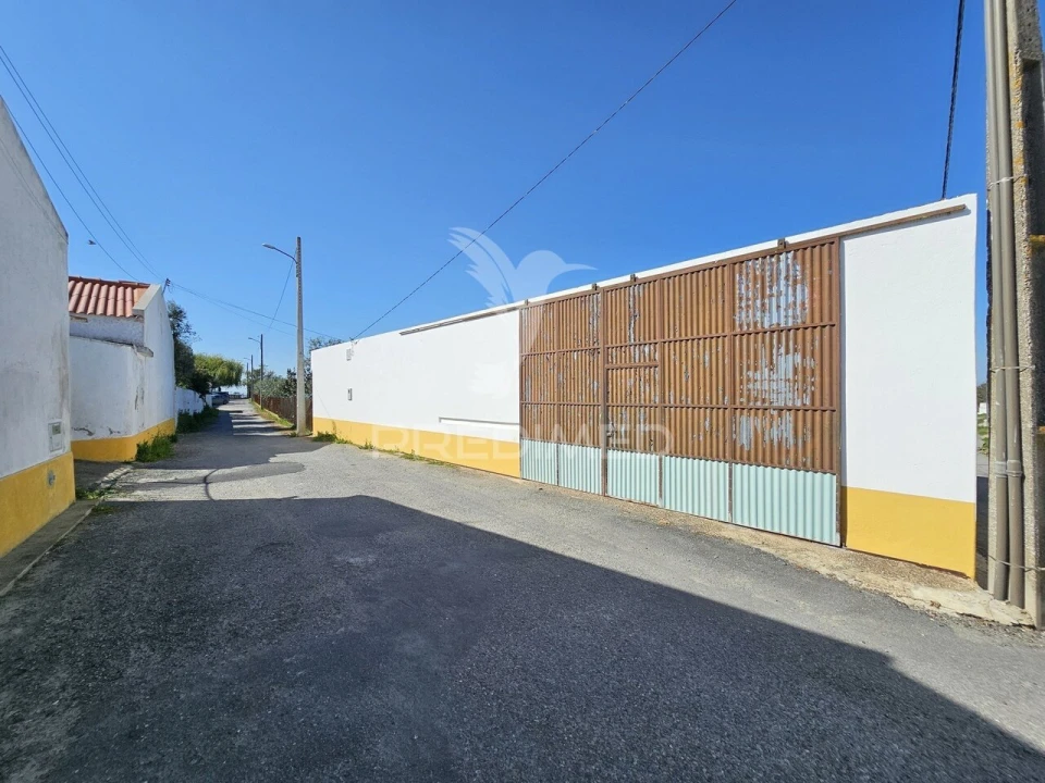 Garagem para Venda em Castro Verde e Casével Foto 1