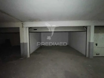 Garagem para Arrendamento em Setubal (São Sebastião)