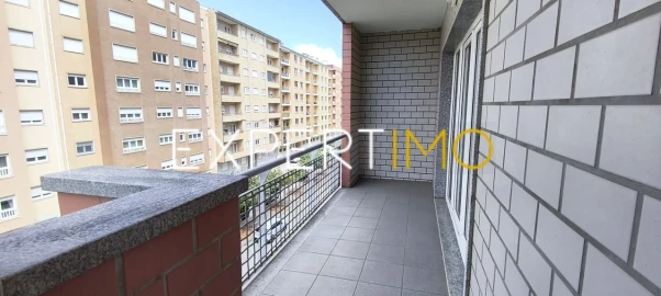 Apartamento T3 para Venda em Sé, Santa Maria e Meixedo