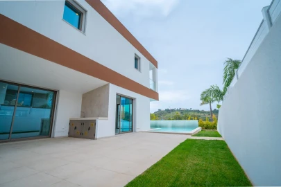 Moradia T3 para Venda em Albufeira e Olhos de Água