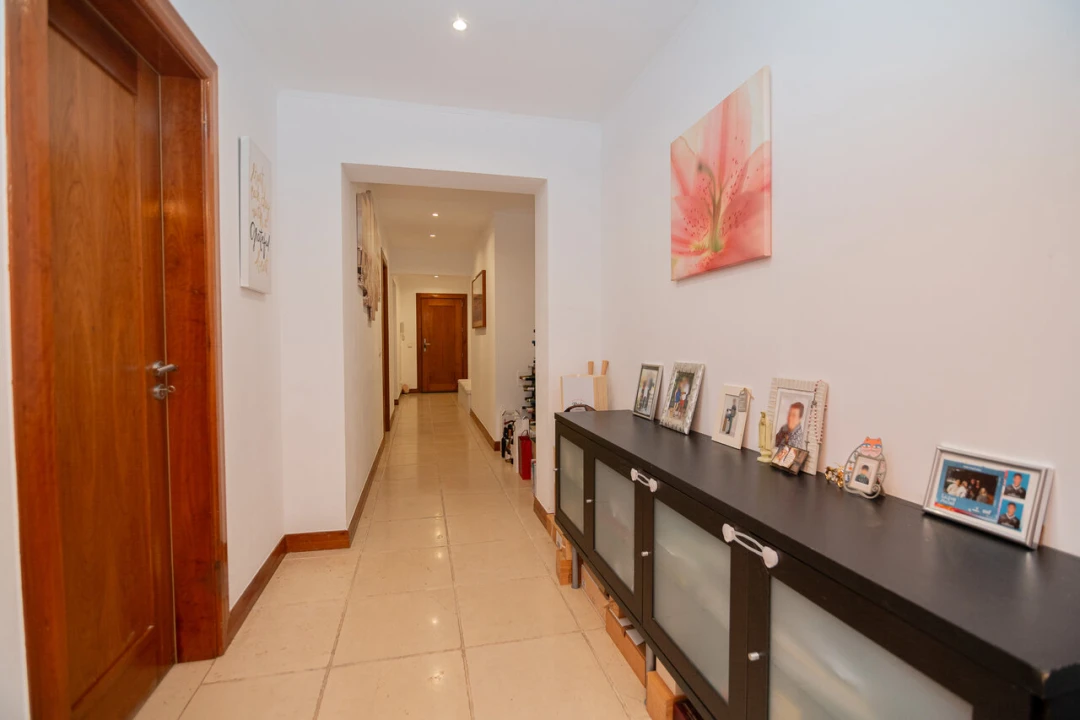 Apartamento T2 para Venda em Estômbar e Parchal Foto 4
