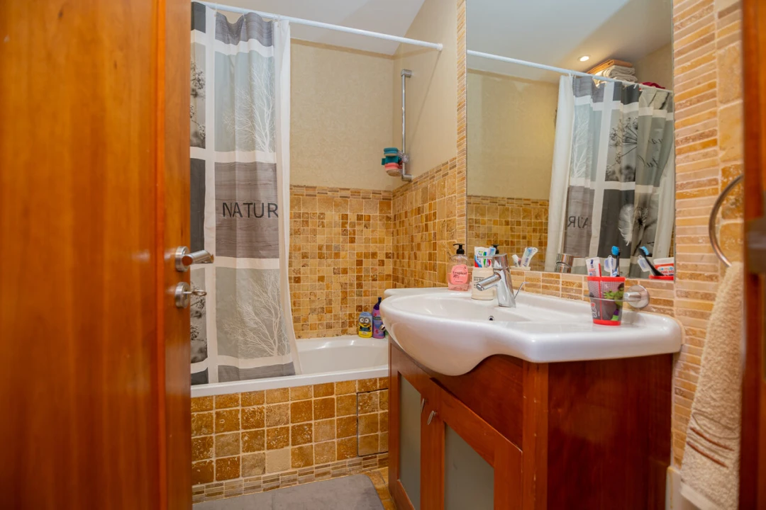 Apartamento T2 para Venda em Estômbar e Parchal Foto 21