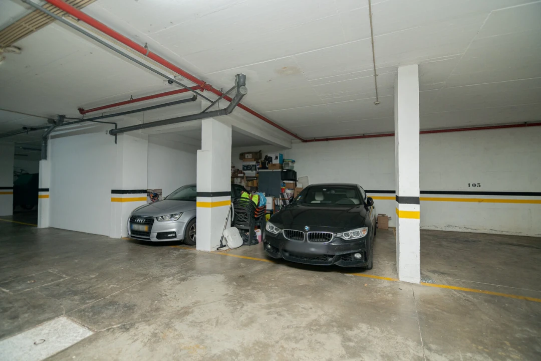 Apartamento T2 para Venda em Estômbar e Parchal Foto 32