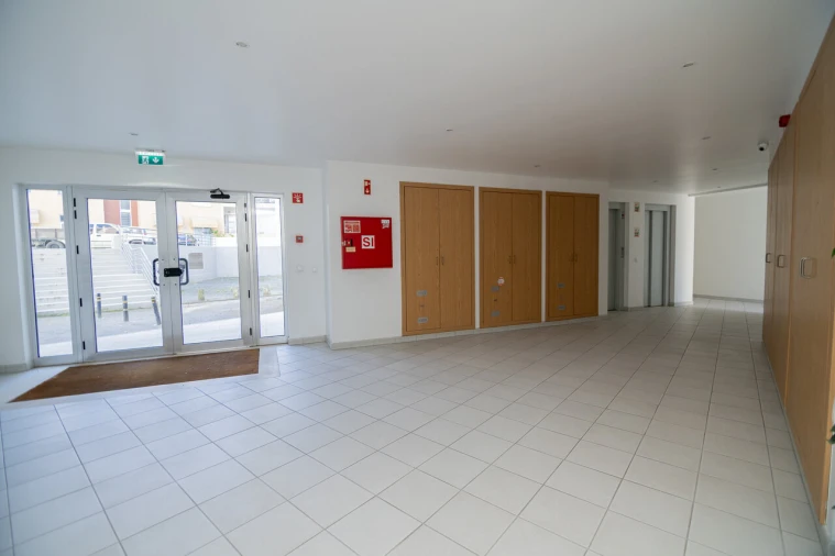 Apartamento T3 para Venda em Portimão Foto 4