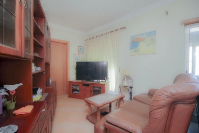Apartamento T1 para Venda em Algoz e Tunes