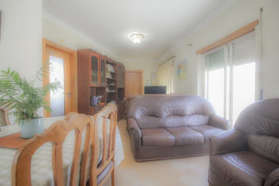 Apartamento T1 para Venda em Algoz e Tunes