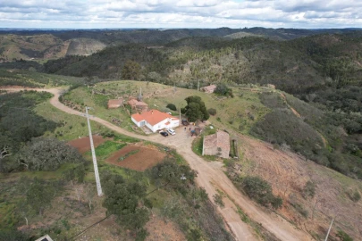 Moradia T4 para Venda em Santana da Serra