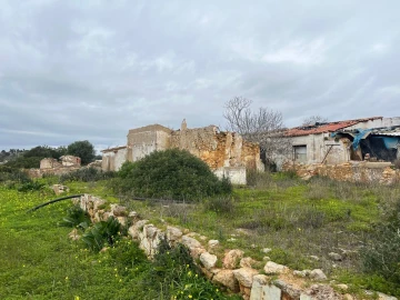 Terreno para Venda em Alcantarilha e Pêra