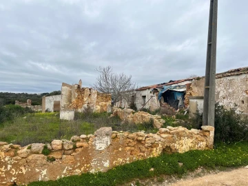 Terreno para Venda em Alcantarilha e Pêra