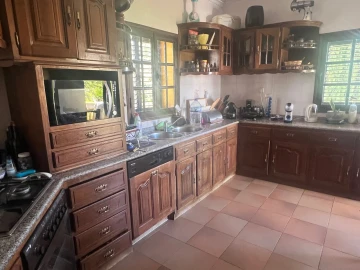 Moradia T5 para Venda em Albufeira e Olhos de Água