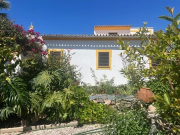 Moradia T5 para Venda em Albufeira e Olhos de Água