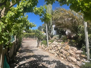 Moradia T5 para Venda em Albufeira e Olhos de Água