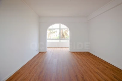 Apartamento T2 para Arrendamento em Oeiras e São Julião da Barra, Paço de Arcos e Caxias