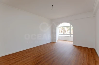 Apartamento T2 para Arrendamento em Oeiras e São Julião da Barra, Paço de Arcos e Caxias