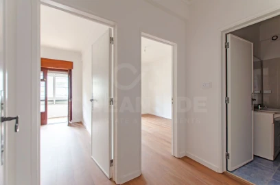 Apartamento T2 para Arrendamento em Oeiras e São Julião da Barra, Paço de Arcos e Caxias