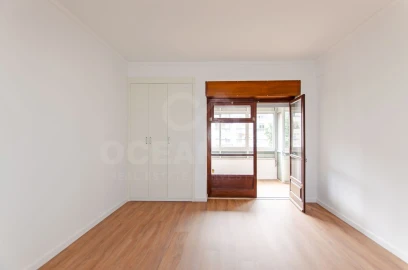 Apartamento T2 para Arrendamento em Oeiras e São Julião da Barra, Paço de Arcos e Caxias