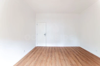 Apartamento T2 para Arrendamento em Oeiras e São Julião da Barra, Paço de Arcos e Caxias