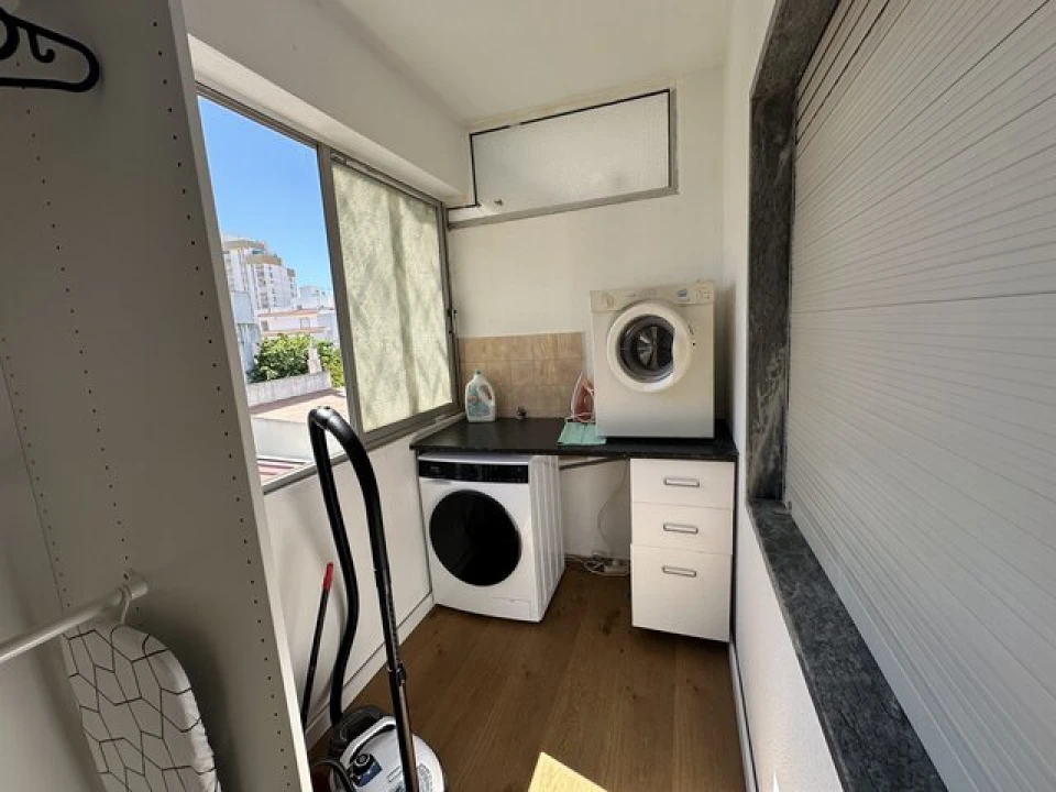 Apartamento T1 para Venda em Quarteira Foto 8