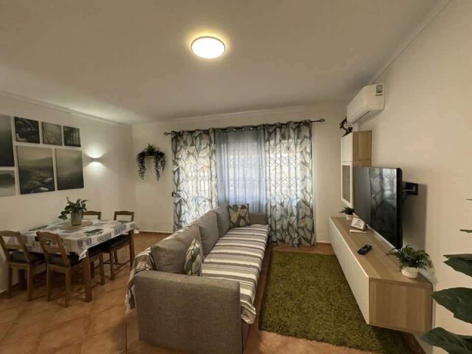 Apartamento T1 para Venda em Quarteira Foto 1