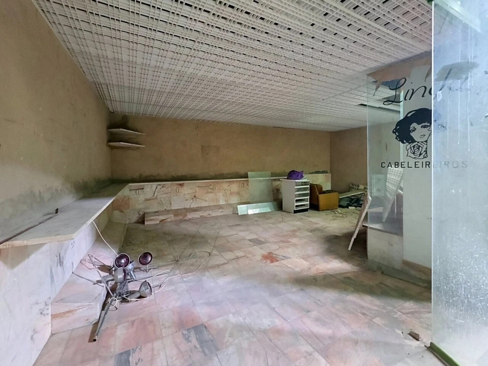 Prédio para Venda em Lagos (São Sebastião e Santa Maria) Foto 2