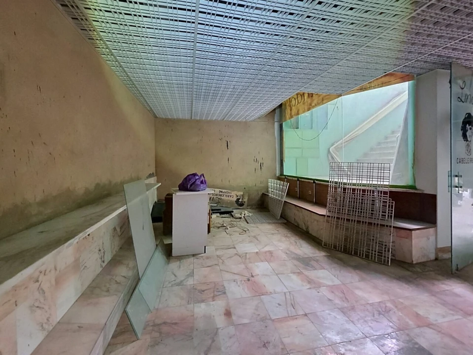 Prédio para Venda em Lagos (São Sebastião e Santa Maria) Foto 3