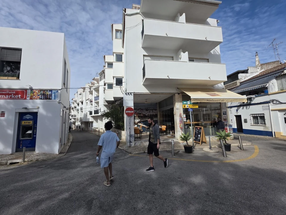 Prédio para Venda em Lagos (São Sebastião e Santa Maria) Foto 13